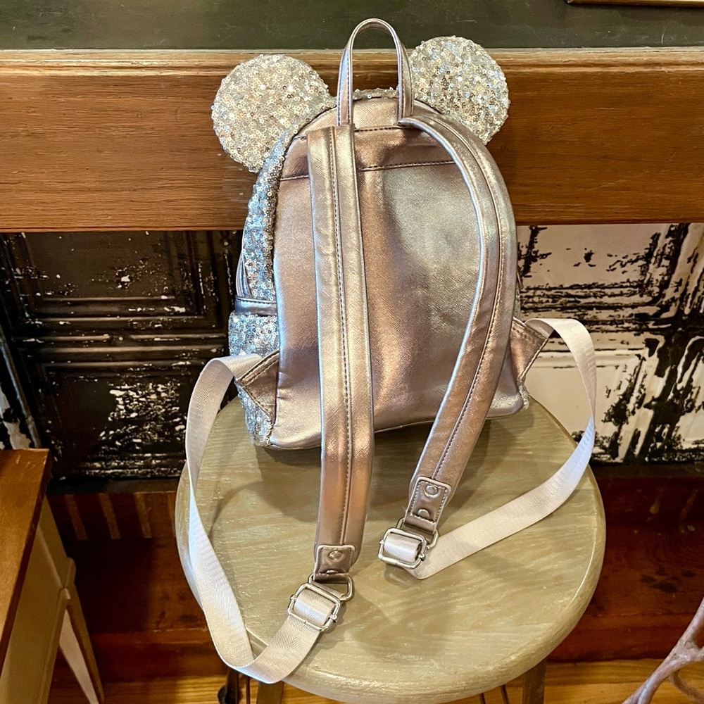 Loungefly Disney Minnie Mouse Silver Sequin Mini Backpack - Picture 3 of 8